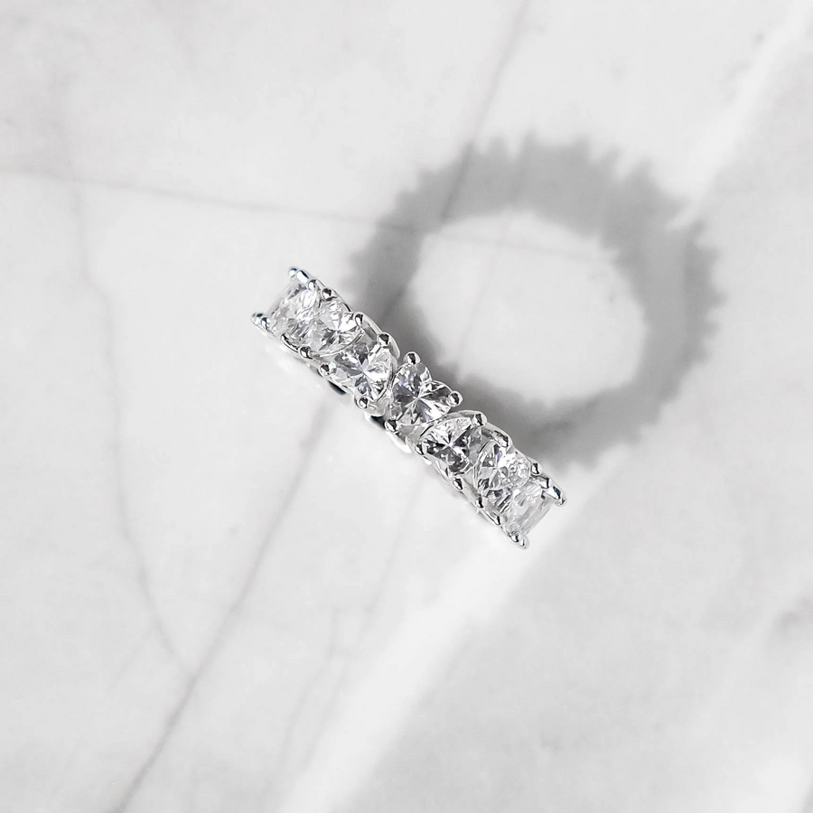 Heart Eternity Ring - Vitguld